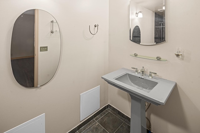 2113 River Chase Dr, Murfreesboro, TN 37128 - bathroom with tile patterned flooring