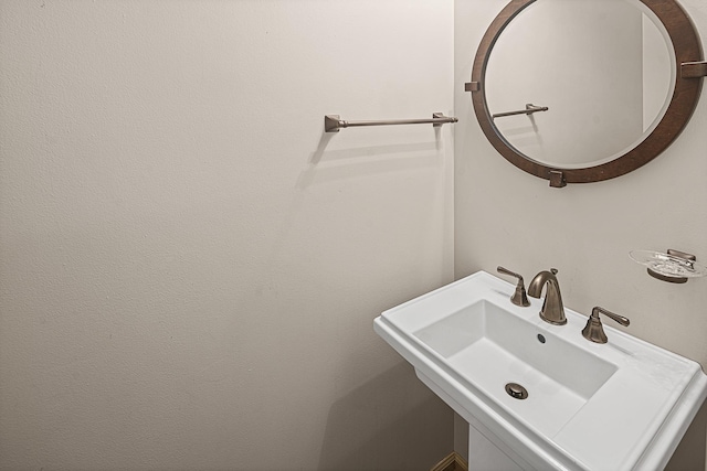 2113 River Chase Dr, Murfreesboro, TN 37128 - bathroom with a sink