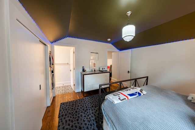 1702 Stokes Ln, Nashville, TN 37215 - bedroom featuring lofted ceiling and wood finished floors