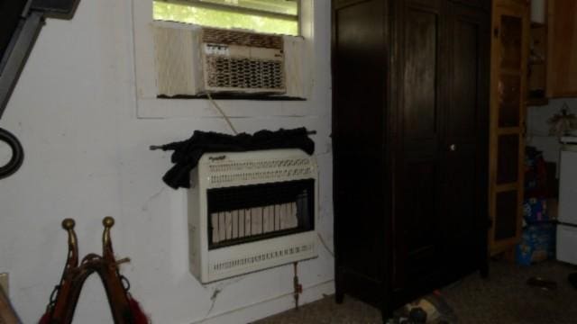 106 Log Home Ln, Moss, TN 38575 - utilities featuring heating unit
