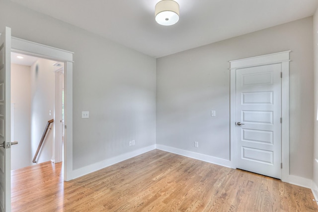 3104 Southlake Dr, Nashville, TN 37211 - empty room featuring light wood-style flooring and baseboards