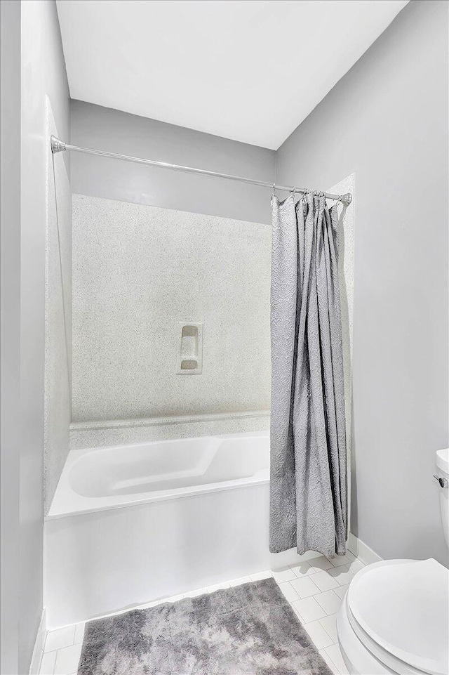 1284 Heritage Landing Dr, Chattanooga, TN 37405 - full bath featuring shower / bathtub combination with curtain, tile patterned floors, and toilet