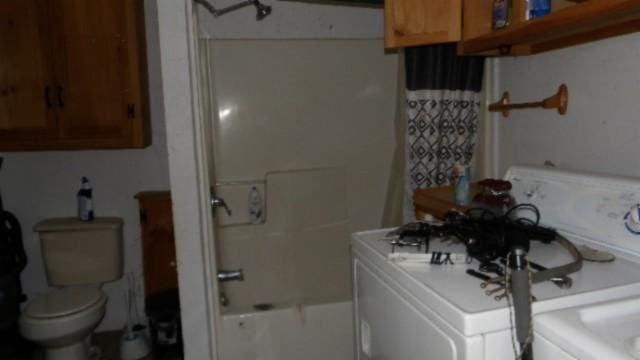 105 Log Home Ln, Moss, TN 38575 - full bathroom with washing machine and dryer and toilet