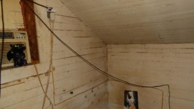 105 Log Home Ln, Moss, TN 38575 - view of utility room