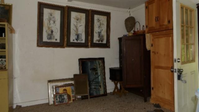105 Log Home Ln, Moss, TN 38575 - view of living area