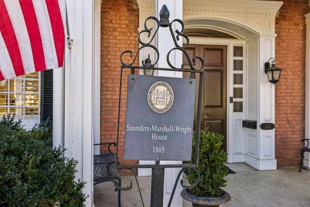224 3rd Ave S, Franklin, TN 37064 - property entrance featuring brick siding