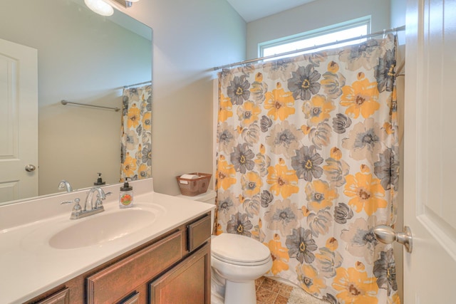 5115 Heroes Ln, Murfreesboro, TN 37129 - full bathroom featuring vanity, toilet, and a shower with shower curtain