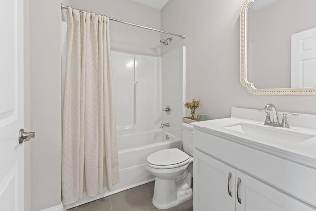 6061 Starboard Ln, Franklin, TN 37064 - full bathroom featuring vanity, shower / bath combo with shower curtain, and toilet