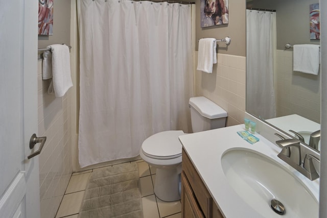 818 Golf View Blvd Unit 1303, Pigeon Forge, TN 37863 - bathroom featuring tile walls, toilet, vanity, tile patterned flooring, and curtained shower