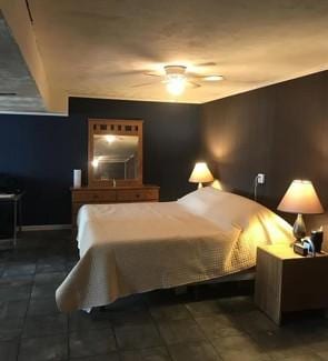 1704 Deer Hollow Dr W, Lawrenceburg, TN 38464 - view of bedroom