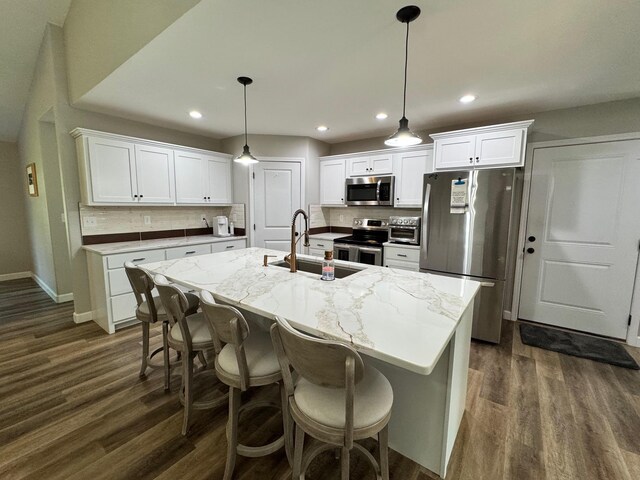 111 Stellar Ct, Clarkrange, TN 38553 - kitchen featuring stainless steel appliances, a sink, dark wood-style flooring, backsplash, and recessed lighting