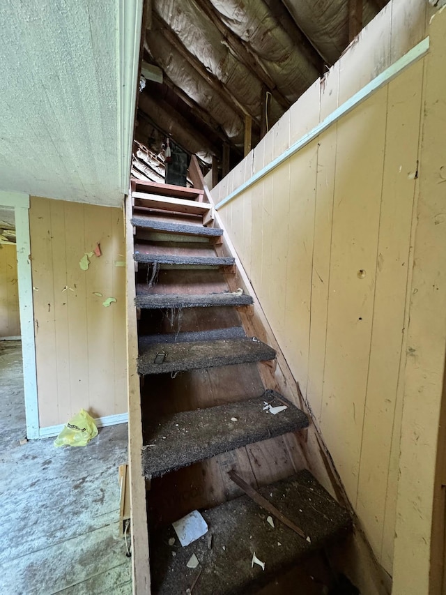 1070 W Rock Quarry Rd W, Clarkrange, TN 38553 - view of staircase