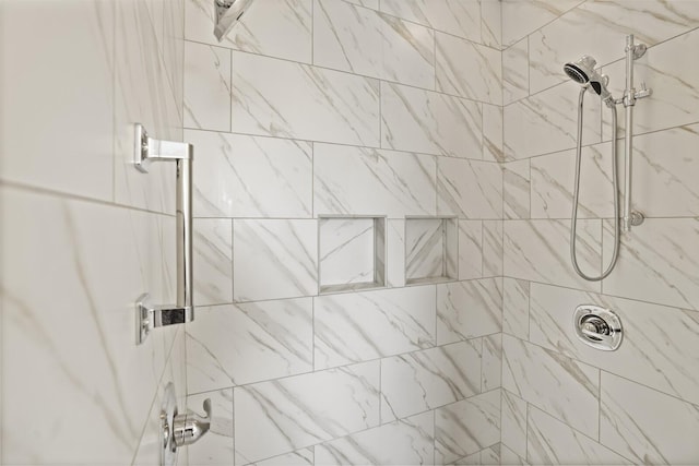 1853 Lafever Ridge Rd, Silver Point, TN 38582 - bathroom featuring tiled shower