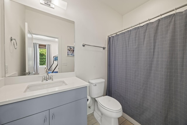 3746 Central Pike Unit 15, Hermitage, TN 37076 - full bath with toilet, vanity, and a shower with shower curtain