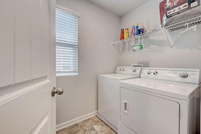 18 Pointer Pl, Lebanon, TN 37087 - laundry room featuring washing machine and clothes dryer and baseboards
