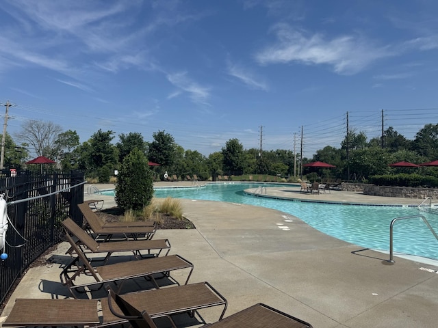 18 Pointer Pl, Lebanon, TN 37087 - community pool featuring a patio area