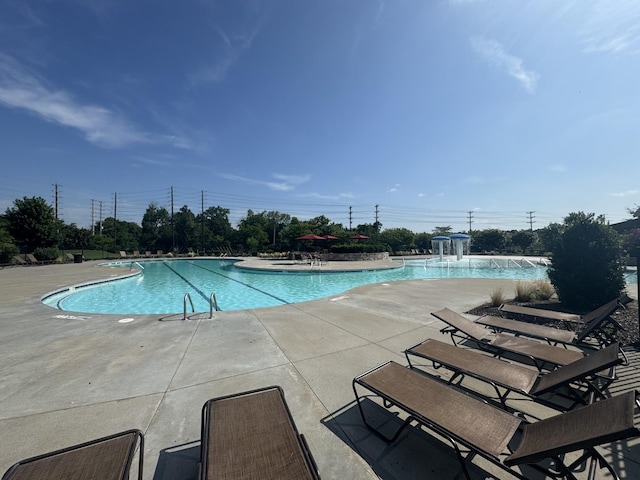 18 Pointer Pl, Lebanon, TN 37087 - community pool featuring a patio area