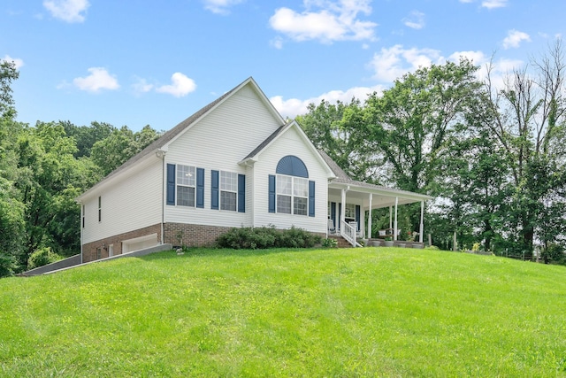 4291 Skelley Rd, Santa Fe, TN 38482 - view of front of property featuring a front yard and a porch
