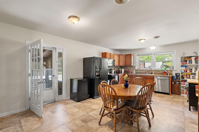 1618 Woodside Dr, Lebanon, TN 37087 - dining room with baseboards
