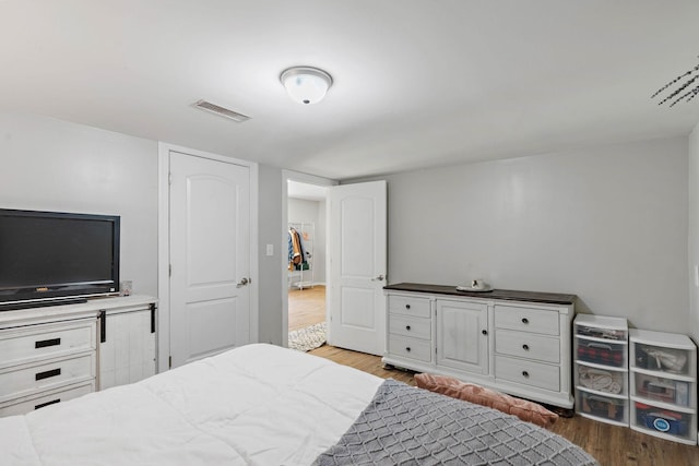 1618 Woodside Dr, Lebanon, TN 37087 - bedroom with wood finished floors
