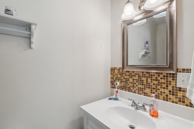 1618 Woodside Dr, Lebanon, TN 37087 - bathroom with tasteful backsplash and vanity