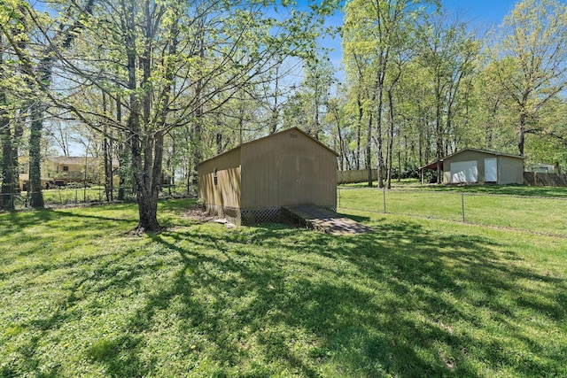 1618 Woodside Dr, Lebanon, TN 37087 - view of yard with a garage