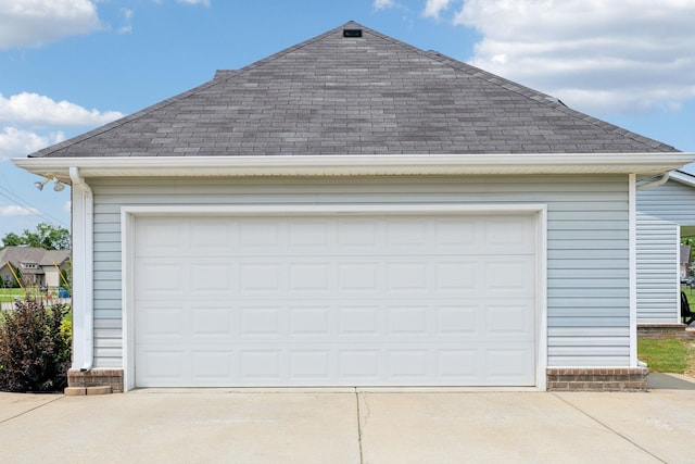 4219 Zephyr Ct, Murfreesboro, TN 37128 - garage featuring driveway