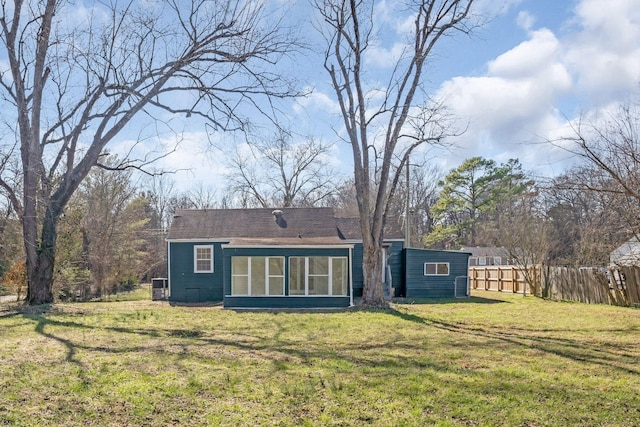 806 Drummond Dr, Nashville, TN 37211 - rear view of property featuring a sunroom