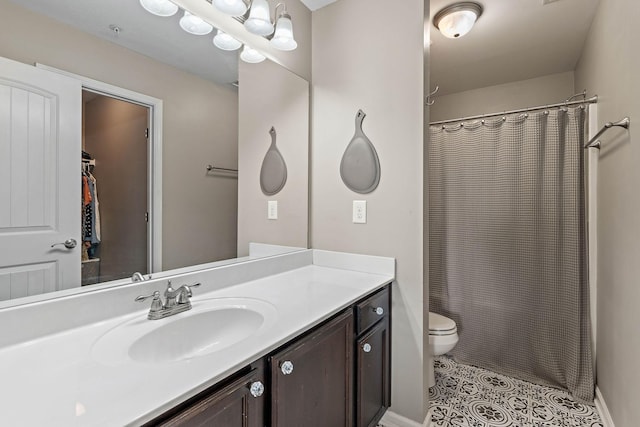 1071 Muna Ct, Spring Hill, TN 37174 - full bath with vanity, toilet, a shower with shower curtain, and baseboards