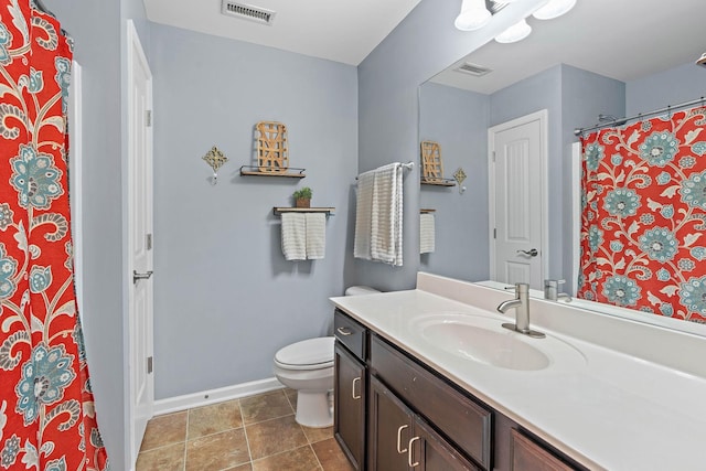 1071 Muna Ct, Spring Hill, TN 37174 - bathroom featuring vanity, toilet, baseboards, and a shower with shower curtain