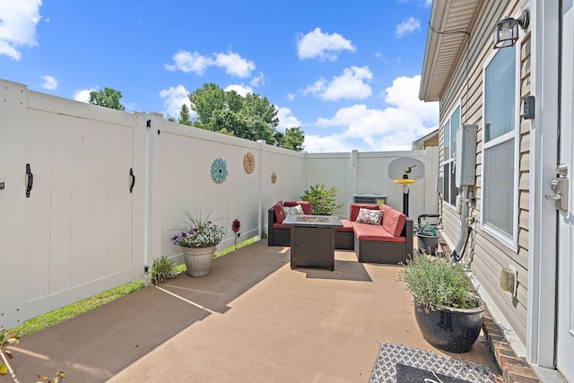 1071 Muna Ct, Spring Hill, TN 37174 - fenced backyard featuring a patio area and outdoor lounge area