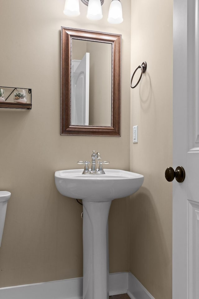 808 Willcrest Dr, Chattanooga, TN 37405 - bathroom featuring toilet and a sink
