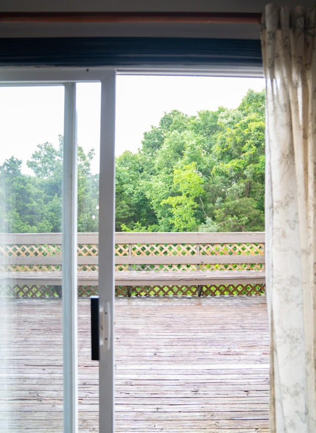 4169 Bledsoe St, Westmoreland, TN 37186 - view of deck