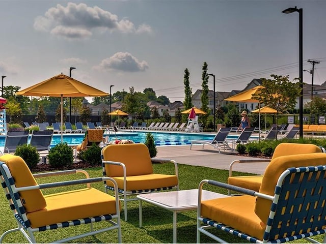 1706 Townsend Blvd, Franklin, TN 37064 - community pool with a patio