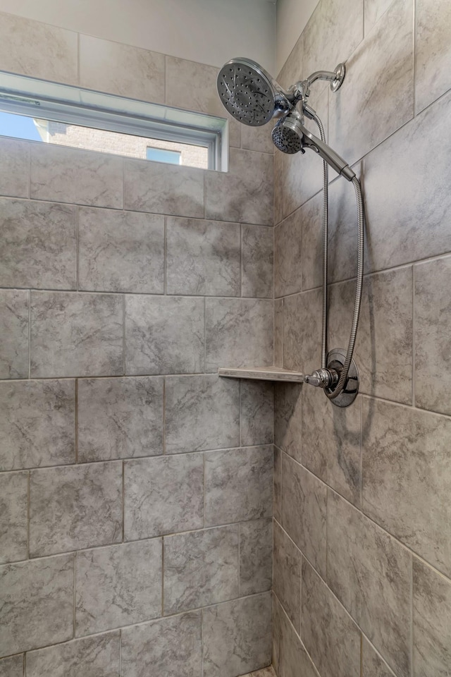 566 Oakvale Ln, Mount Juliet, TN 37122 - full bath featuring tiled shower