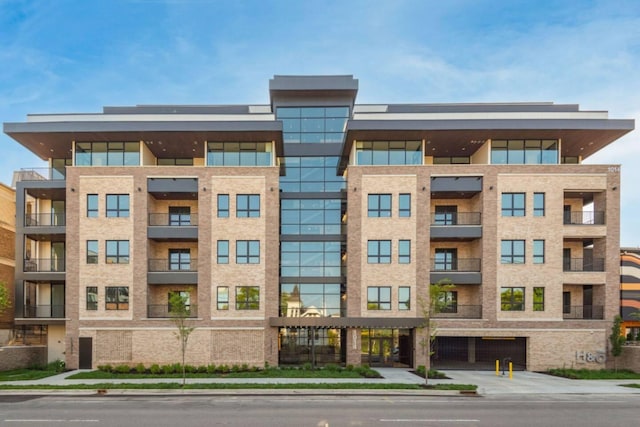 1014 16th Ave S Unit 411, Nashville, TN 37212 - photo 1