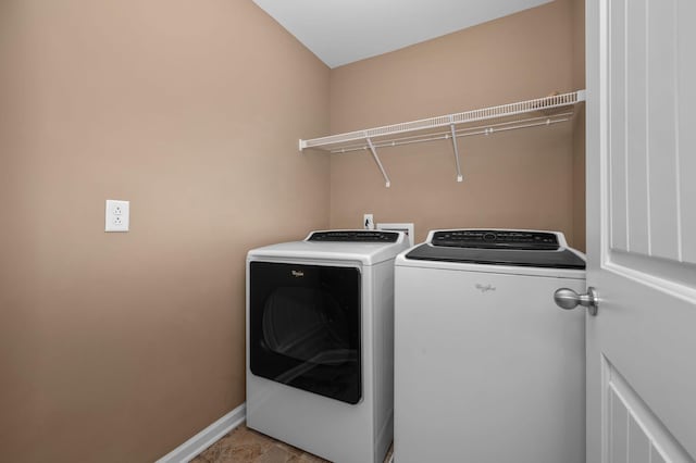 1113 Dunkirk Ln, Murfreesboro, TN 37129 - laundry room with washing machine and dryer and baseboards