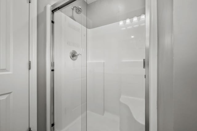 1113 Dunkirk Ln, Murfreesboro, TN 37129 - full bath featuring a stall shower