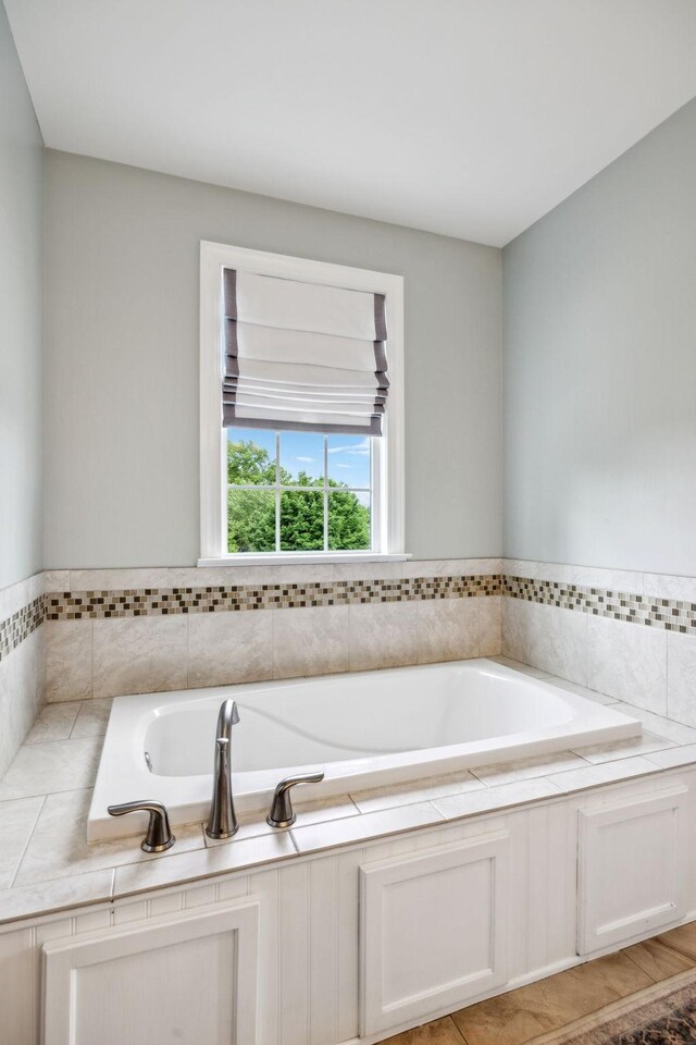 303 Avondale Dr, Franklin, TN 37064 - bathroom with a bath