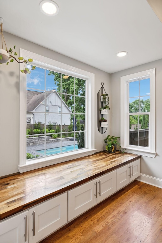 303 Avondale Dr, Franklin, TN 37064 - unfurnished room featuring plenty of natural light, light wood finished floors, and recessed lighting