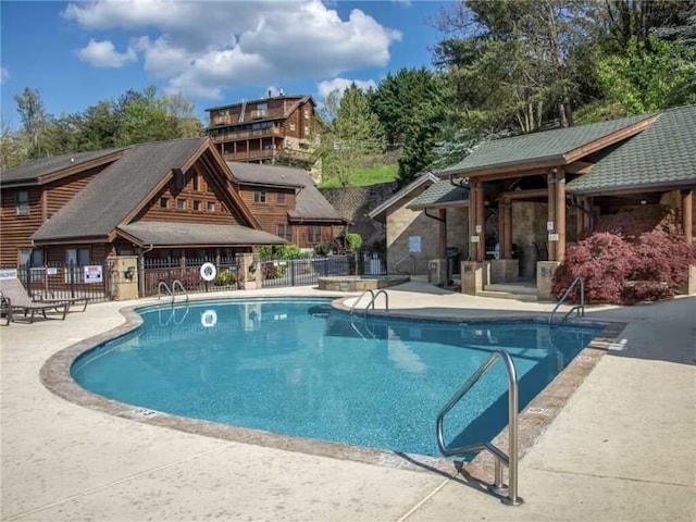 839 Golf View Blvd, Pigeon Forge, TN 37863 - community pool featuring a patio