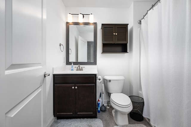 2743 Crowne Pointe Dr, Murfreesboro, TN 37130 - bathroom with vanity, toilet, baseboards, and a shower with curtain