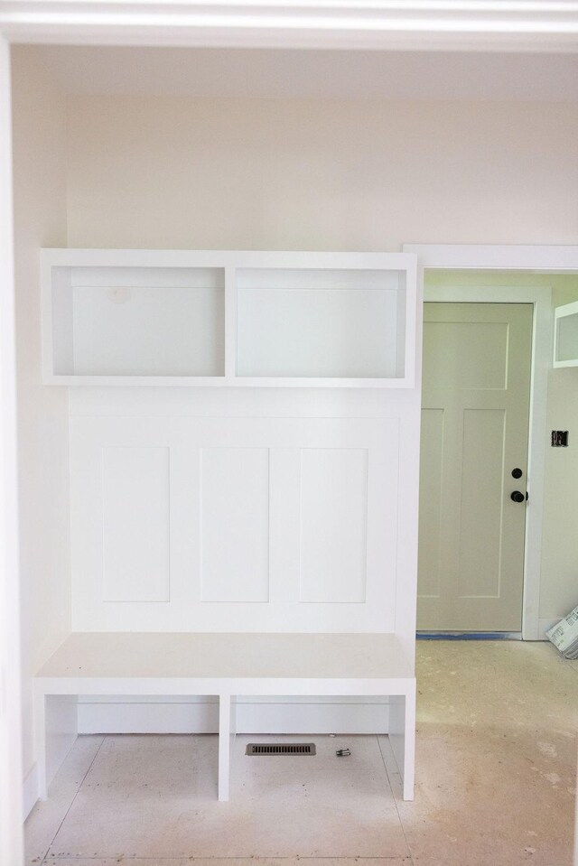 5570 Chambers Rd, Cumberland Furnace, TN 37051 - view of mudroom