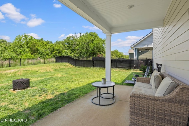 324 Gulfstream Dr, Gallatin, TN 37066 - view of yard featuring a patio area