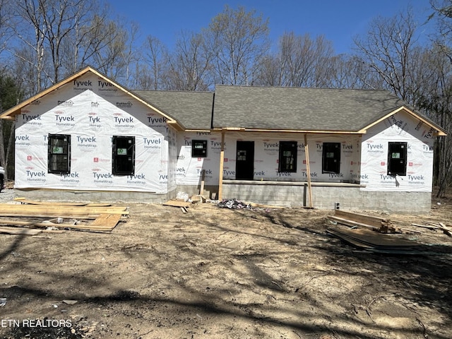 169 Creekview Ct, Jamestown, TN 38556 - property under construction with a porch and roof with shingles