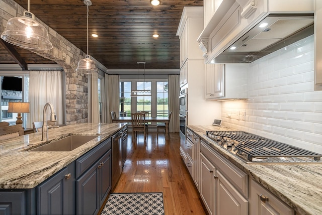 3013 Berry Patch Trl, Rockvale, TN 37153 - kitchen with a sink, stainless steel appliances, wooden ceiling, custom range hood, and hardwood / wood-style flooring