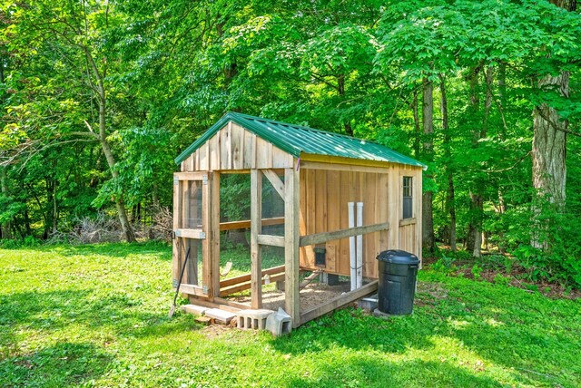 6085 Blue Springs Rd, Cadiz, KY 42211 - view of poultry coop featuring a lawn