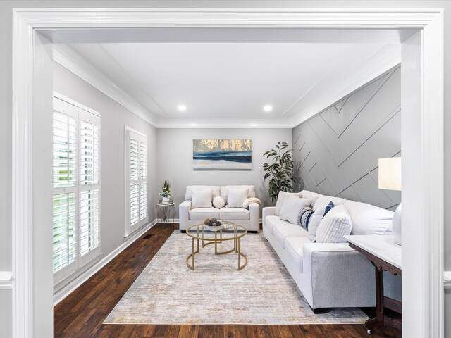 2207 Oakwood Ct, Franklin, TN 37064 - living area featuring dark wood finished floors, recessed lighting, crown molding, and baseboards