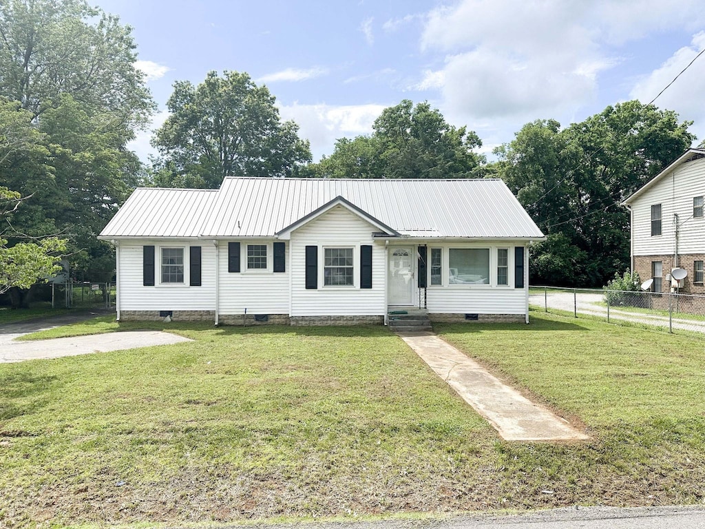 1125 Leaf Ave, Murfreesboro, TN 37130 - view of front of home with metal roof and crawl space