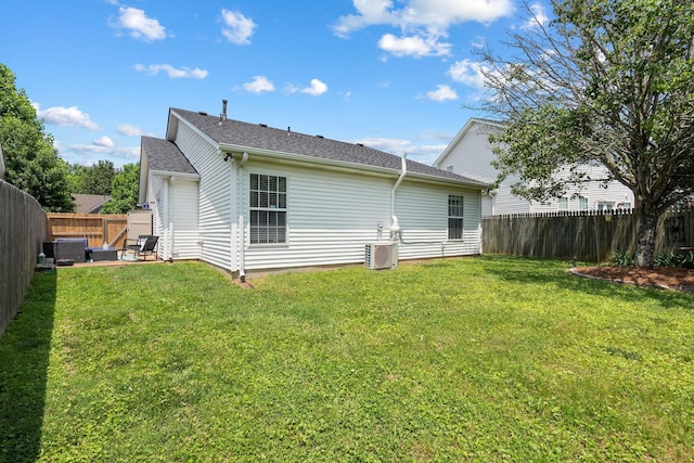 3207 Gardendale Dr, Franklin, TN 37064 - back of property with central AC and a patio area